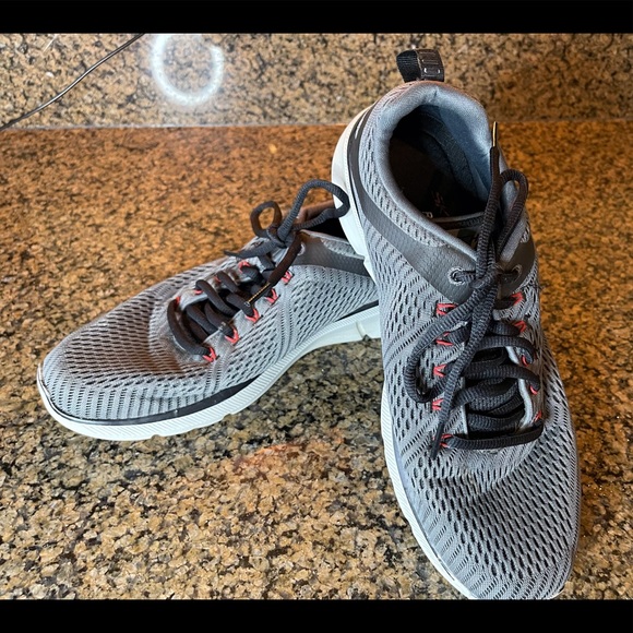 Skechers Other - Skechers gray and black tennis shoes sneakers Size 7 1/2